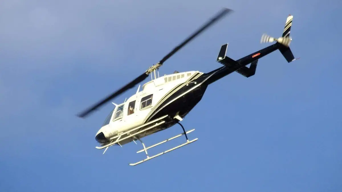 35 Helicóptero recorre el cielo de Torreón